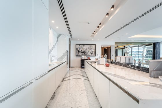 Fully Upgraded with Palm and Beach View, picture 12