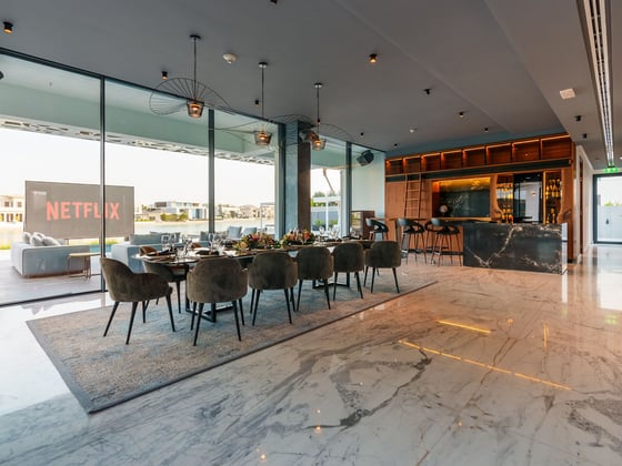 Lavish Palm Villa with Stunning Amenities, picture 5