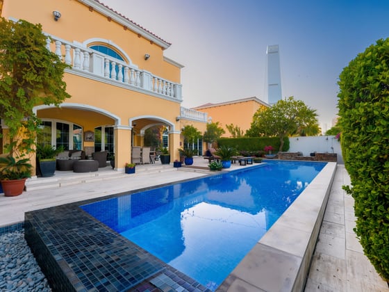 Exclusive Upgraded Lakefront Villa in Jumeirah Park, picture 2