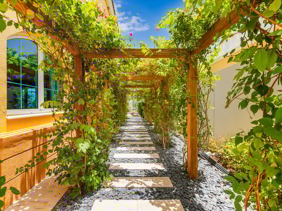 Exclusive Lakefront Villa in Jumeirah Park, picture 20