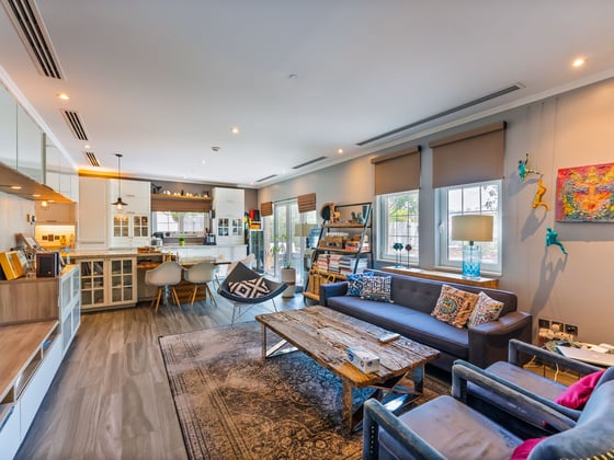 Exclusive Lakefront Villa in Jumeirah Park, picture 5