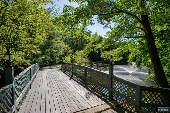 1055 High Mountain Road, picture 2
