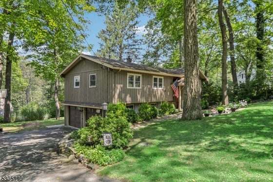 55 Woodland Road, picture 32