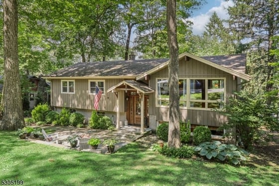 55 Woodland Road, picture 2