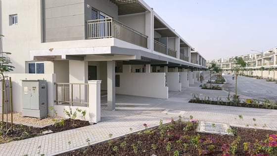 Re-Sale I Payment Plan I Middle Unit, picture 2