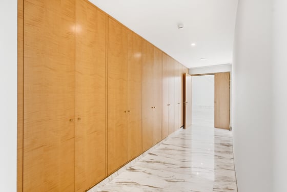 Dual Views | Highest Floor | Huge Layout, picture 8