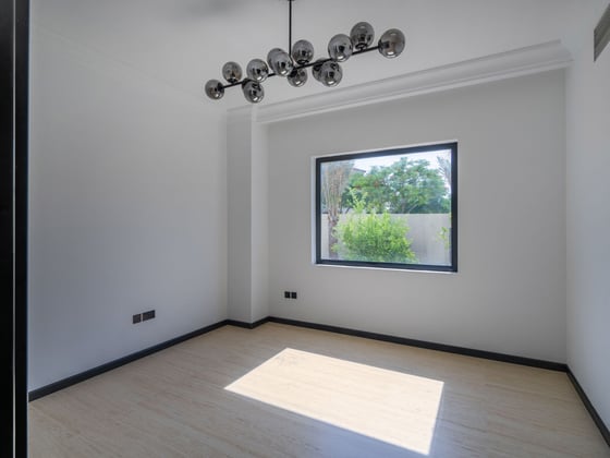 Luxury Arabian Ranches Villa with Park Views, picture 5