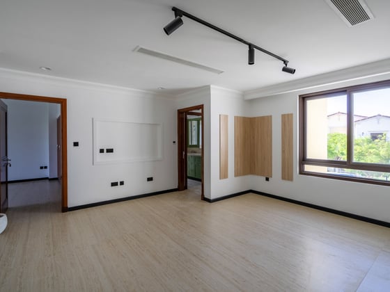 Luxury Arabian Ranches Villa with Park Views, picture 7