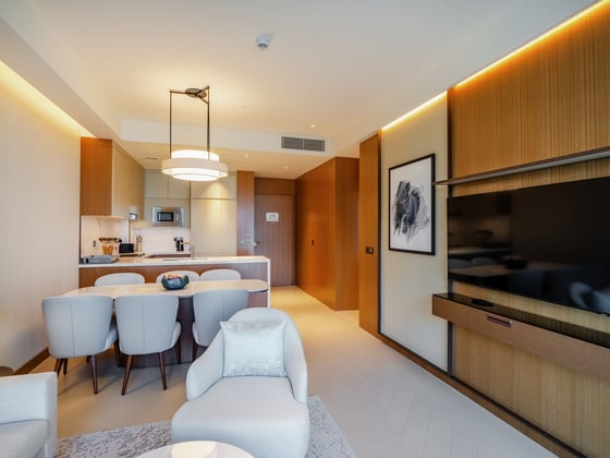 High Floor Luxury 2-Bedroom | Downtown Elegance, picture 2