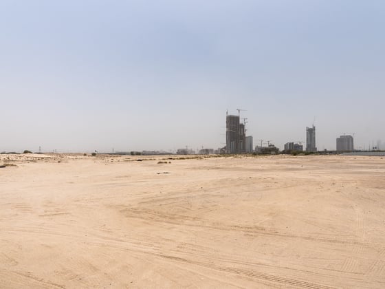 Prime plot on Bukadra Canal and Promenade, picture 4