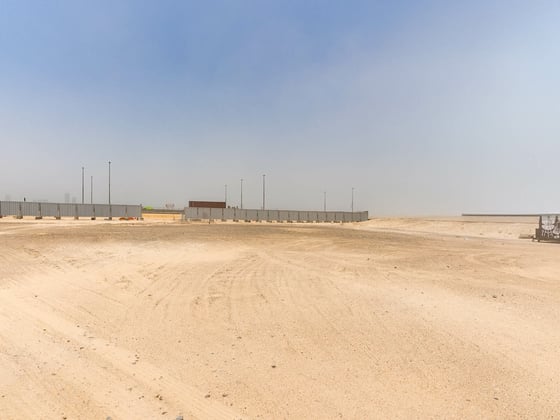 Prime plot on Bukadra Canal and Promenade, picture 10