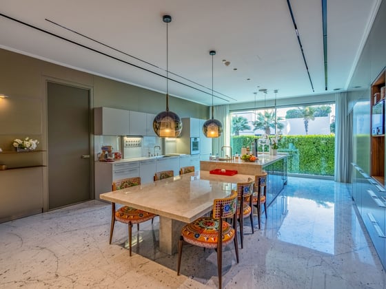 The Palm Jumeirah&#039;s Most Luxurious Beach Villa, picture 10