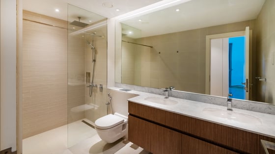 Vacant La Mer Apartment with Tranquil Sea Views, picture 10