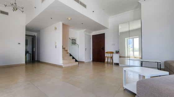 Spacious Terrace, Penthouse, Newly Renovated, picture 2