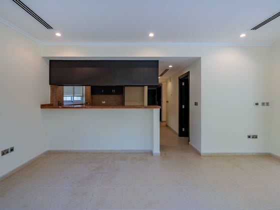 Exclusive listing| Vacant | Landscaped garden, picture 7