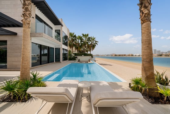 Extraordinary Fully Renovated Turnkey Beach Villa, picture 23