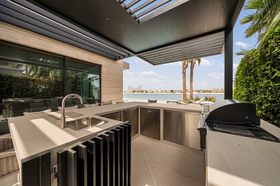 Extraordinary Fully Renovated Turnkey Beach Villa, picture 22