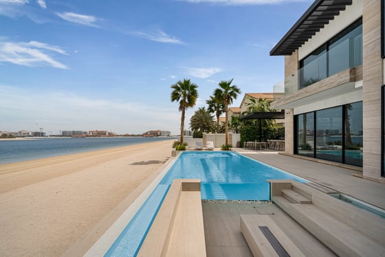 Extraordinary Fully Renovated Turnkey Beach Villa, picture 25