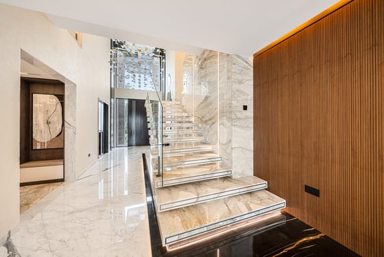 Extraordinary Fully Renovated Turnkey Beach Villa, picture 9