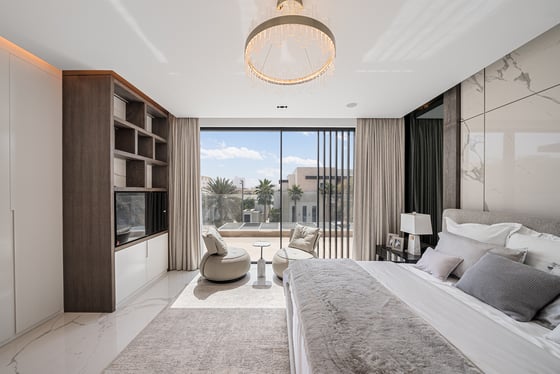 Extraordinary Fully Renovated Turnkey Beach Villa, picture 10