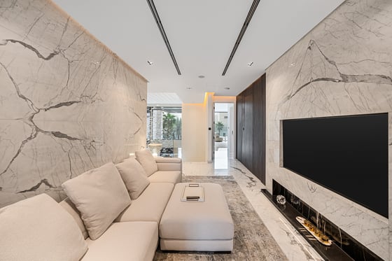 Extraordinary Fully Renovated Turnkey Beach Villa, picture 11