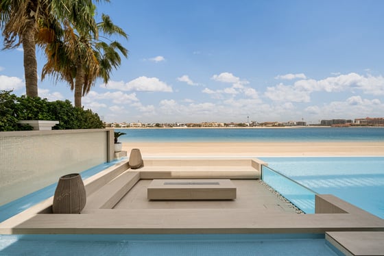 Extraordinary Fully Renovated Turnkey Beach Villa, picture 24