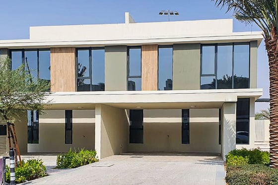 Exquisite Living | Golf Course View | Upgraded, picture 1