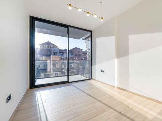 Brand new spacious 1br with balcony, picture 8