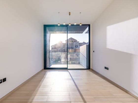 Brand new spacious 1br with balcony, picture 7