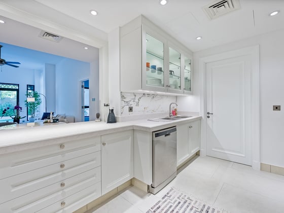 Luxury Garden Apartment with Iconic Burj Khalifa Backdrop, picture 16