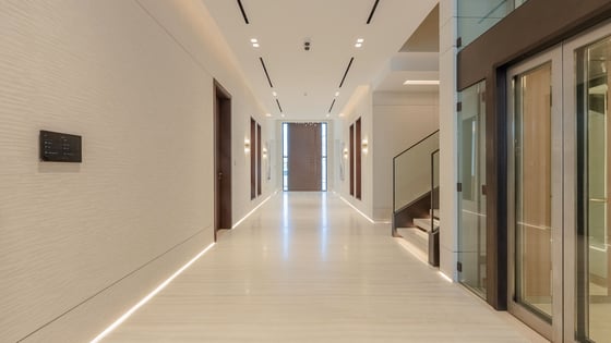 Unprecedented Palm Jumeirah Beachfront Villa, picture 14