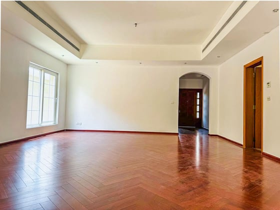 Spacious Villa near Park | Landscaped Garden, picture 7