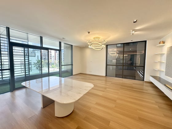 Burj Views | Upgraded | Vacant Now, picture 1