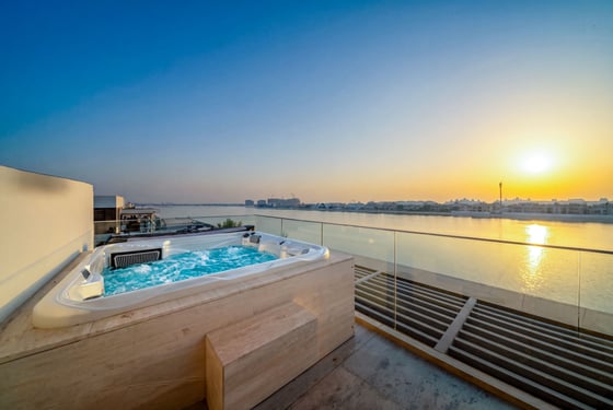 Stunning Minimalist Beachfront Villa on the Palm, picture 16