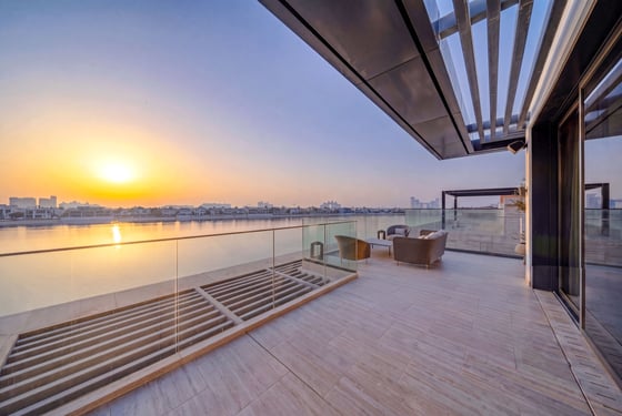 Stunning Minimalist Beachfront Villa on the Palm, picture 1