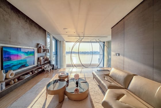 Stunning Minimalist Beachfront Villa on the Palm, picture 7