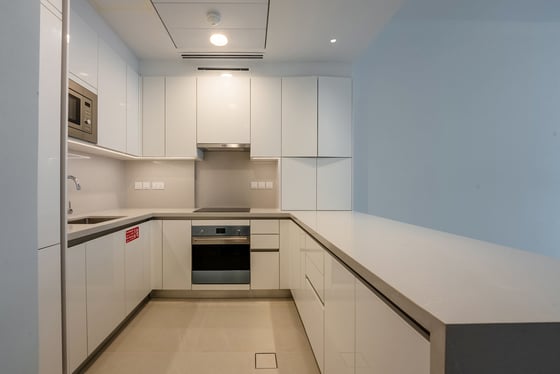 Canal Front | Luxurious Living | Prime Location, picture 5