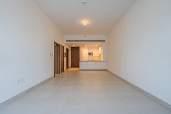 Canal Front | Luxurious Living | Prime Location, picture 4