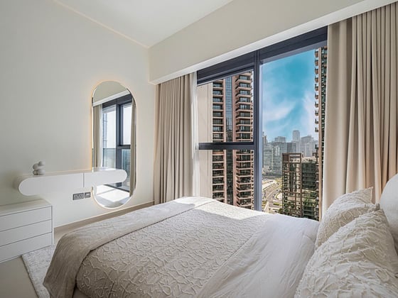 Upgraded l High floor l Blvd View l Vacant, picture 5