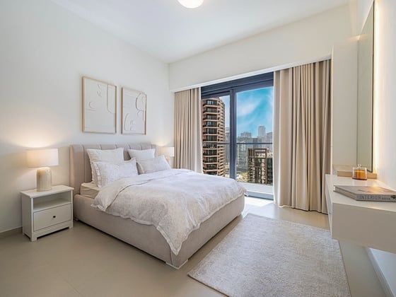 Upgraded l High floor l Blvd View l Vacant, picture 3