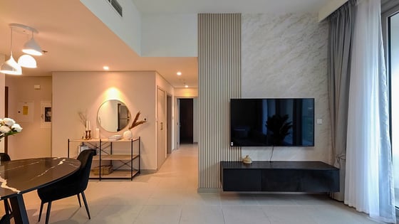 Furnished Luxury Apartment in Downtown Dubai, picture 5