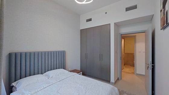 Furnished Luxury Apartment in Downtown Dubai, picture 12