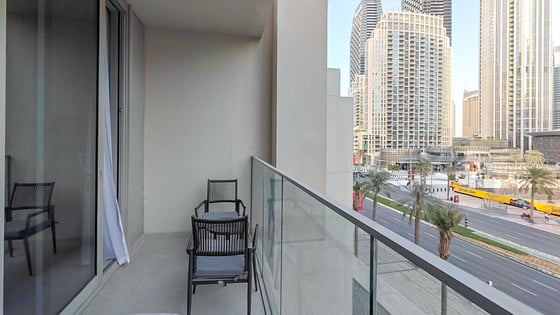 Furnished Luxury Apartment in Downtown Dubai, picture 2