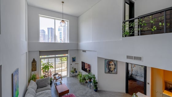 Fully Upgraded Two-Bedroom Duplex | Lake Views, picture 2