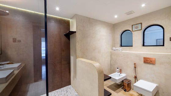 Fully Upgraded Two-Bedroom Duplex | Lake Views, picture 12