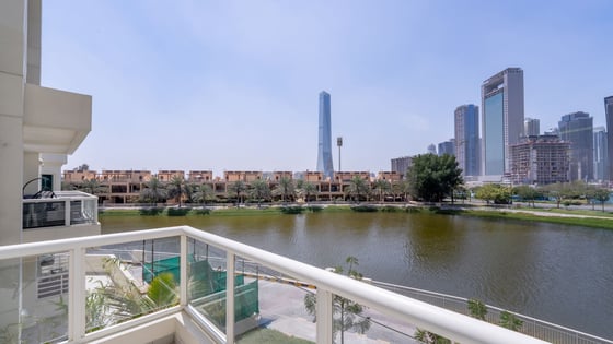 Fully Upgraded Two-Bedroom Duplex | Lake Views, picture 1