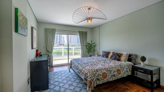 Fully Upgraded Two-Bedroom Duplex | Lake Views, picture 9
