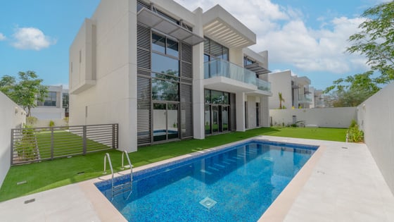 Contemporary T2 l Private Pool l No cables, picture 1