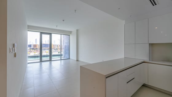 Full Canal View | Brand New 2BR with Maids Room, picture 2