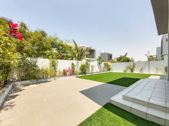 Fully Landscaped Villa | Close door Garage | Ready, picture 7